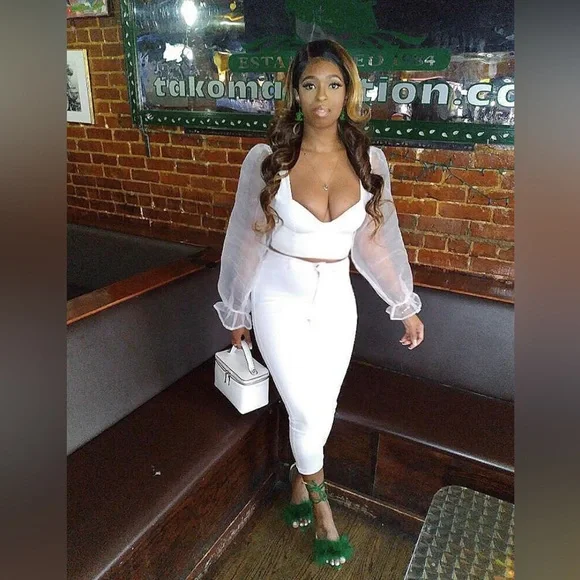 Green Feathered Heel Sandals - Picture 5 of 5